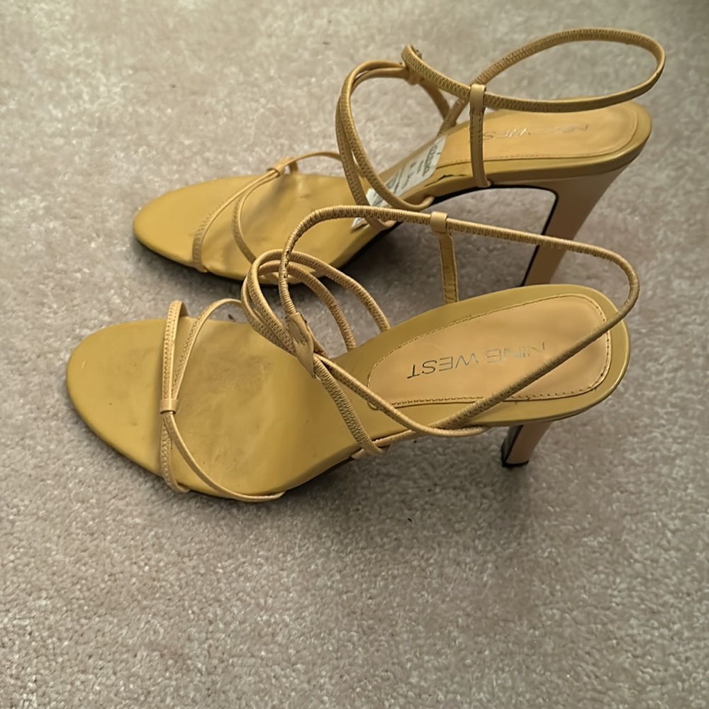 Heels - Picture 2 of 3